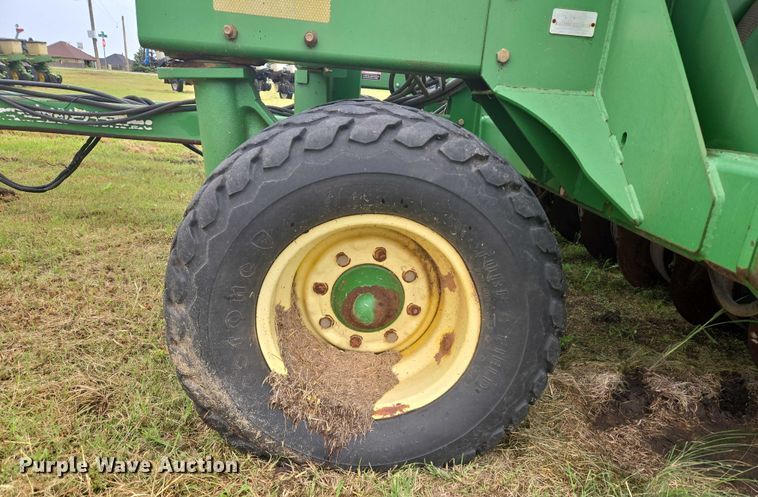 image for item EU3669 2005 John Deere 1890 air seeder