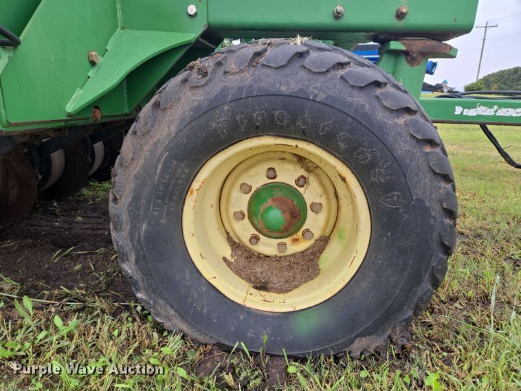 image for item EU3669 2005 John Deere 1890 air seeder