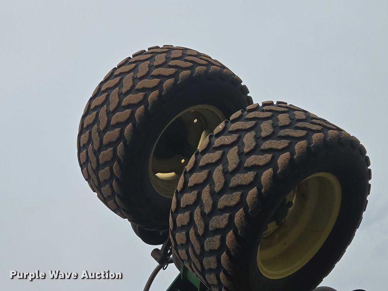 image for item EU3669 2005 John Deere 1890 air seeder