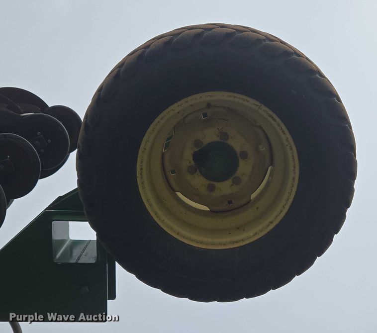 image for item EU3669 2005 John Deere 1890 air seeder