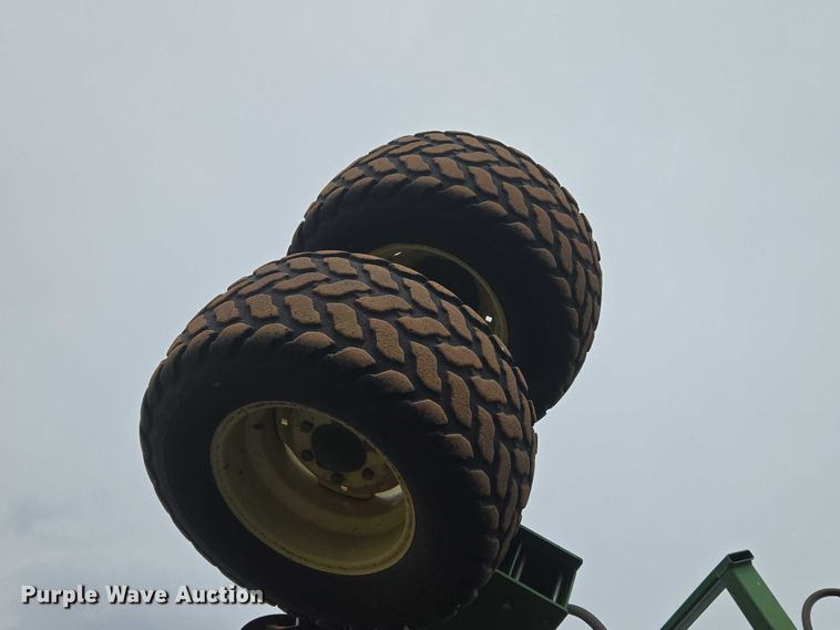 image for item EU3669 2005 John Deere 1890 air seeder