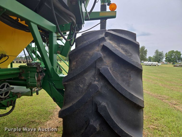 image for item EU3669 2005 John Deere 1890 air seeder