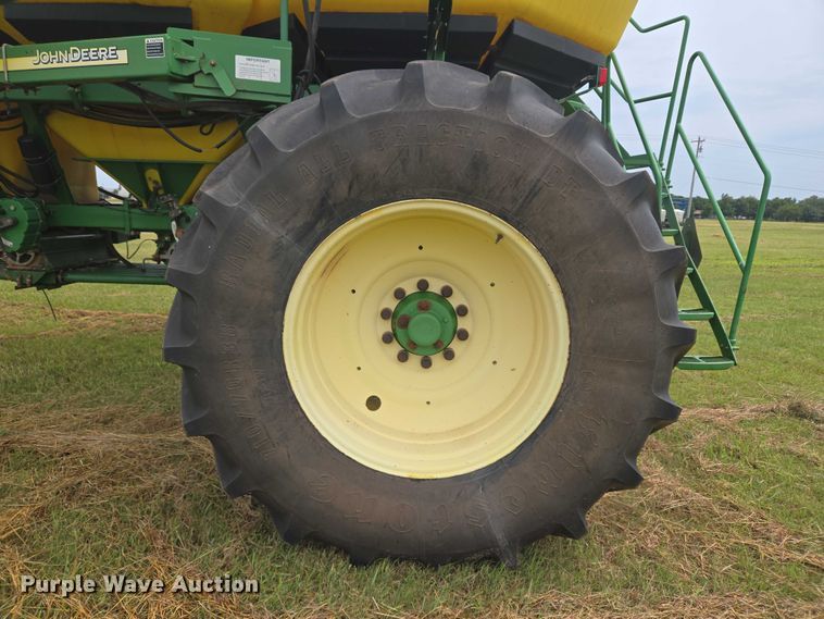 image for item EU3669 2005 John Deere 1890 air seeder