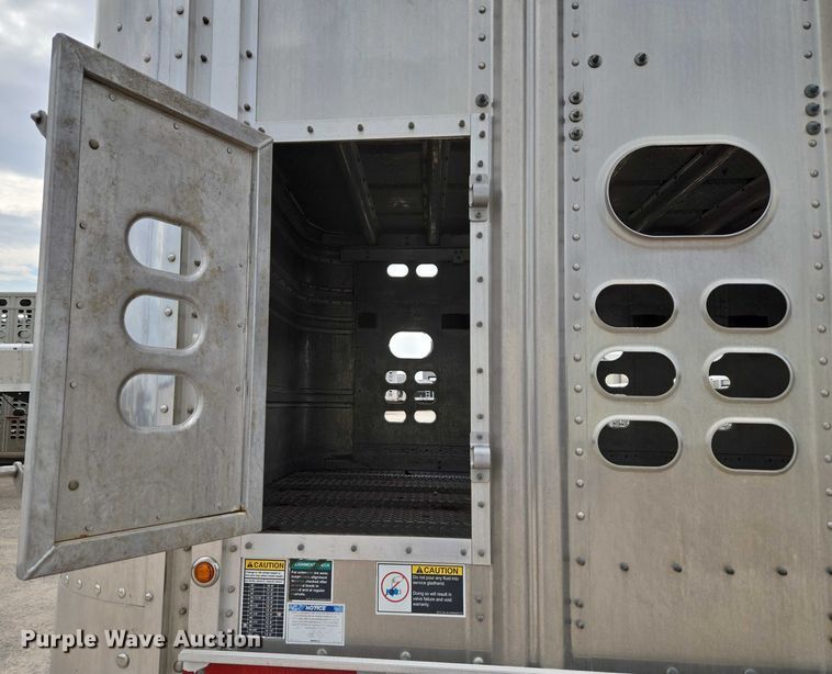 image for item EU3697 2021 Wilson PSDCL-402 livestock trailer