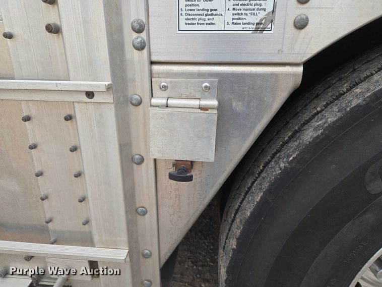 image for item EU3697 2021 Wilson PSDCL-402 livestock trailer