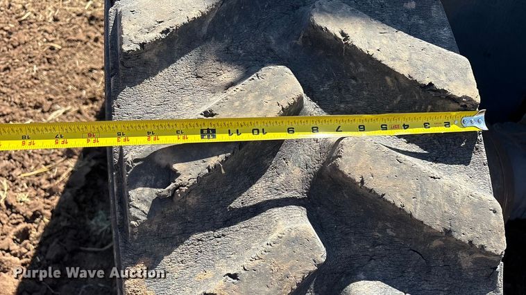 image for item EU4620 1995 Caterpillar Challenger 35 tractor