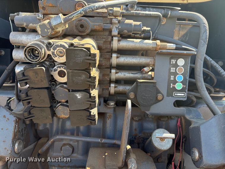 image for item EU4620 1995 Caterpillar Challenger 35 tractor