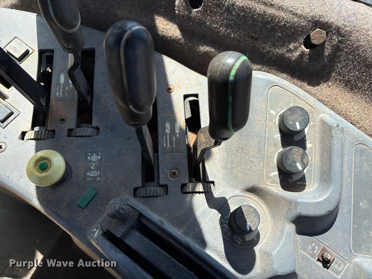 image for item EU4620 1995 Caterpillar Challenger 35 tractor