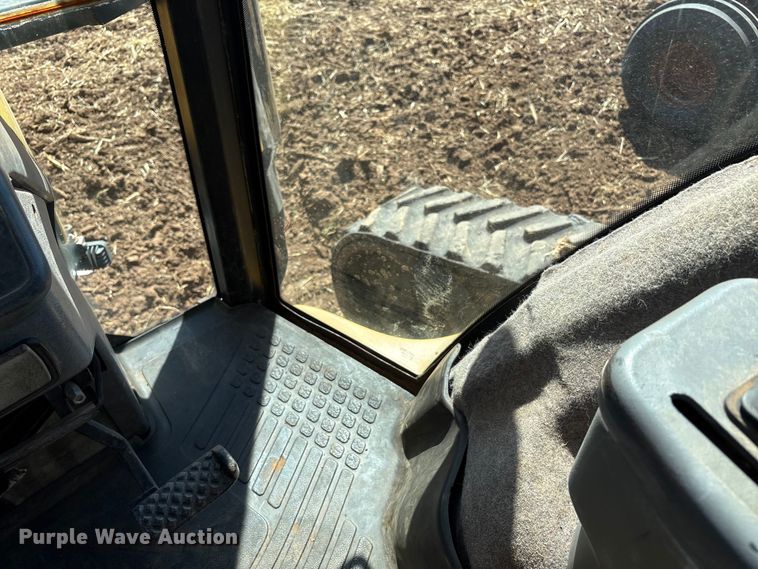 image for item EU4620 1995 Caterpillar Challenger 35 tractor