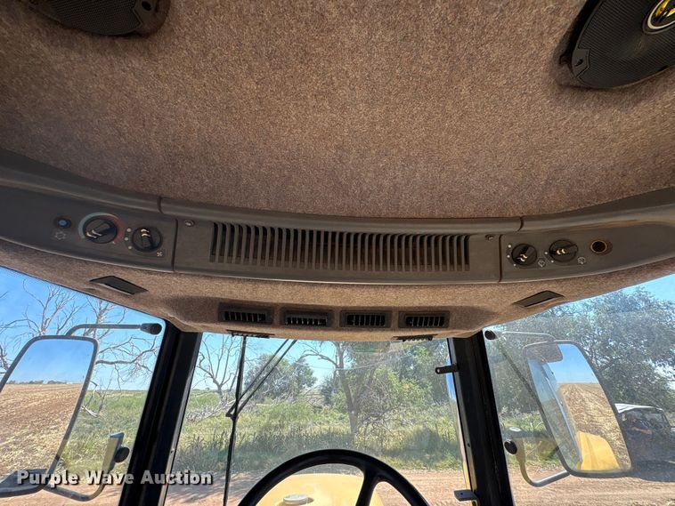 image for item EU4620 1995 Caterpillar Challenger 35 tractor