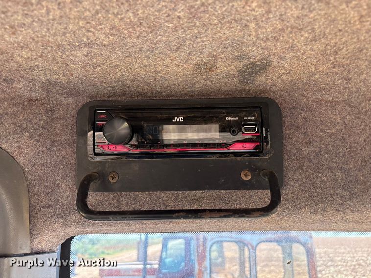 image for item EU4620 1995 Caterpillar Challenger 35 tractor