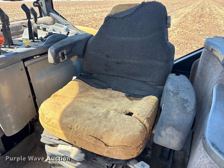 image for item EU4620 1995 Caterpillar Challenger 35 tractor