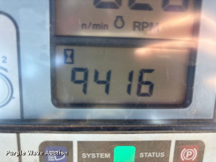 image for item EU4620 1995 Caterpillar Challenger 35 tractor