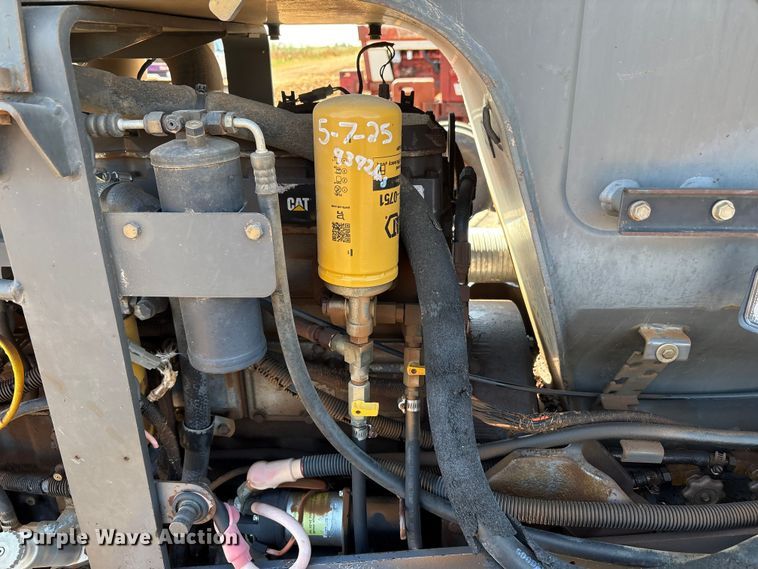 image for item EU4620 1995 Caterpillar Challenger 35 tractor