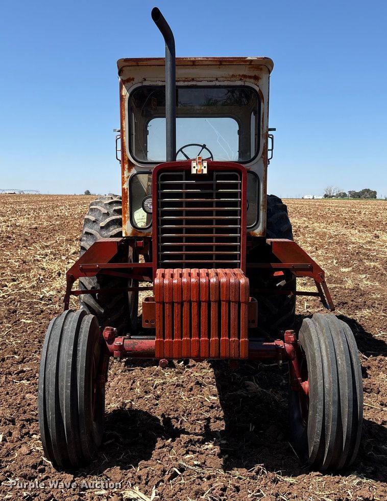 image for item EU4621 1969 International Harvester F856D tractor