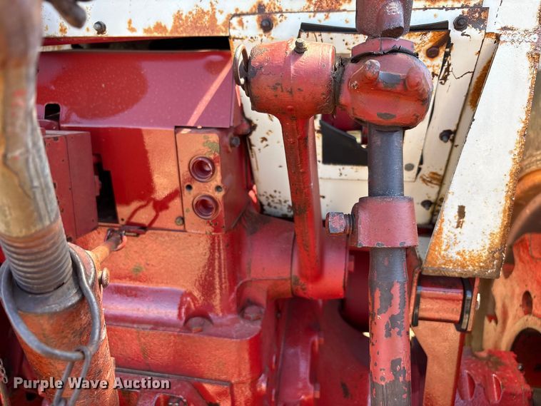 image for item EU4621 1969 International Harvester F856D tractor