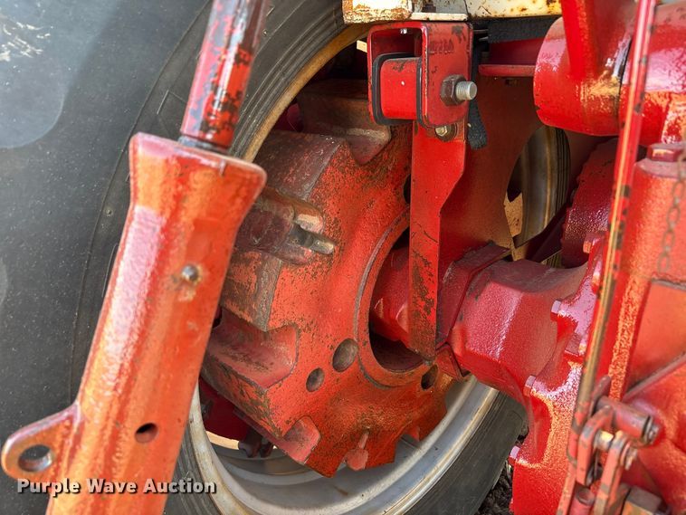 image for item EU4621 1969 International Harvester F856D tractor