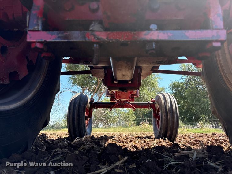 image for item EU4621 1969 International Harvester F856D tractor