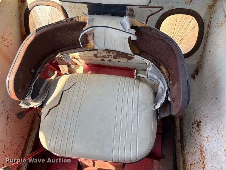 image for item EU4621 1969 International Harvester F856D tractor