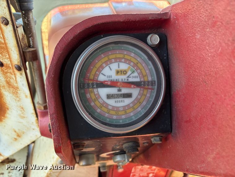 image for item EU4621 1969 International Harvester F856D tractor