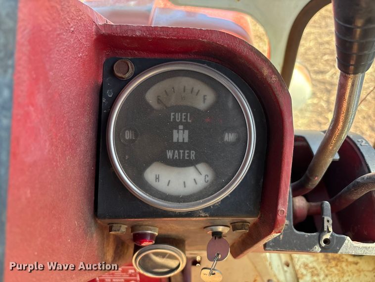 image for item EU4621 1969 International Harvester F856D tractor