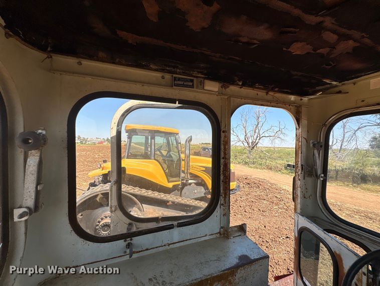 image for item EU4621 1969 International Harvester F856D tractor