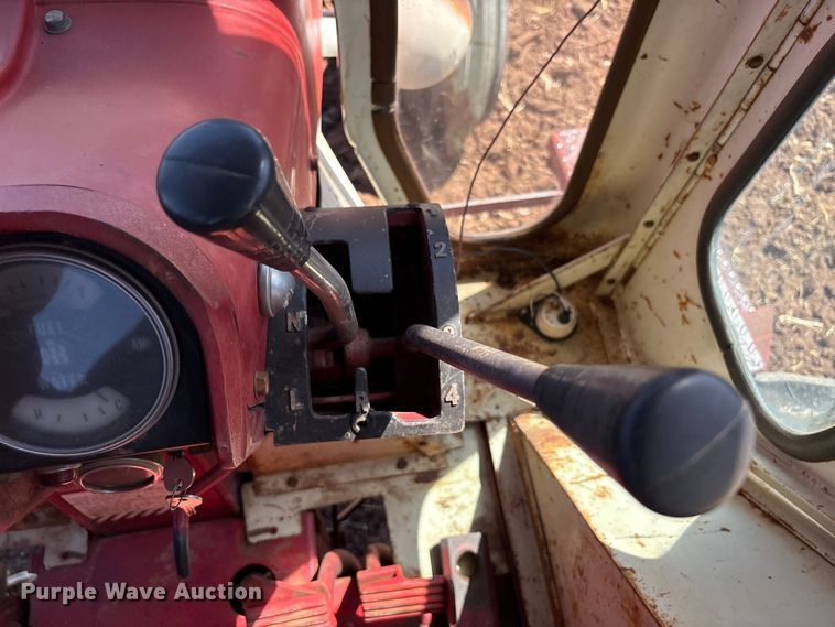 image for item EU4621 1969 International Harvester F856D tractor