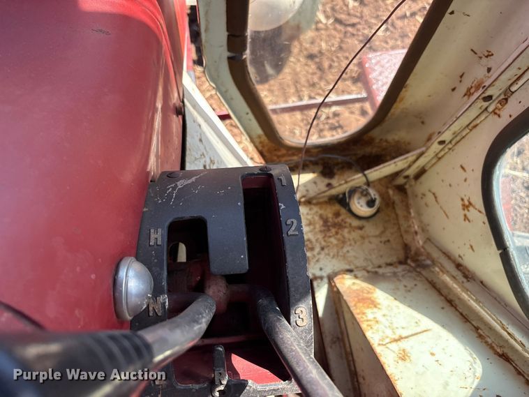 image for item EU4621 1969 International Harvester F856D tractor