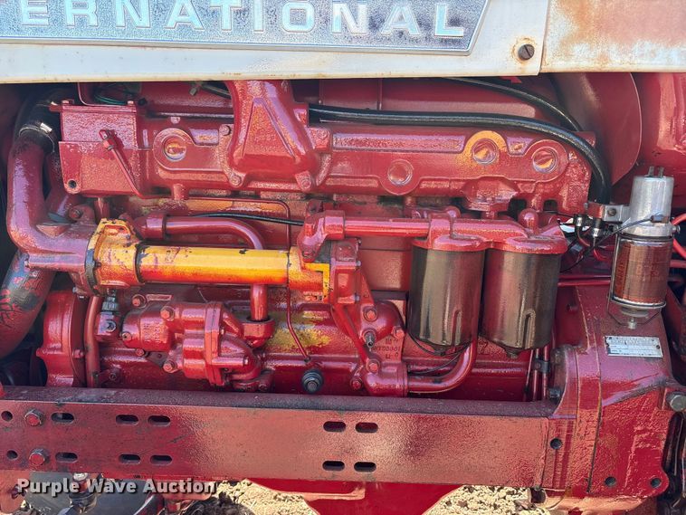image for item EU4621 1969 International Harvester F856D tractor
