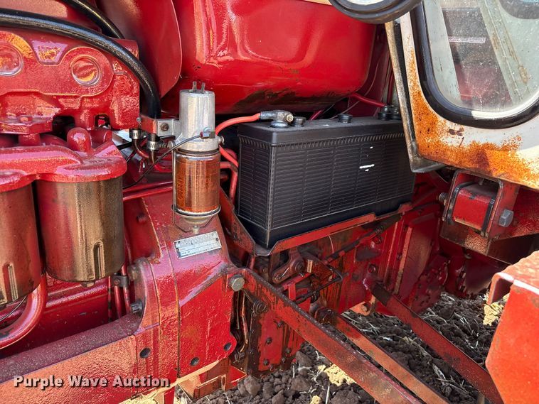 image for item EU4621 1969 International Harvester F856D tractor