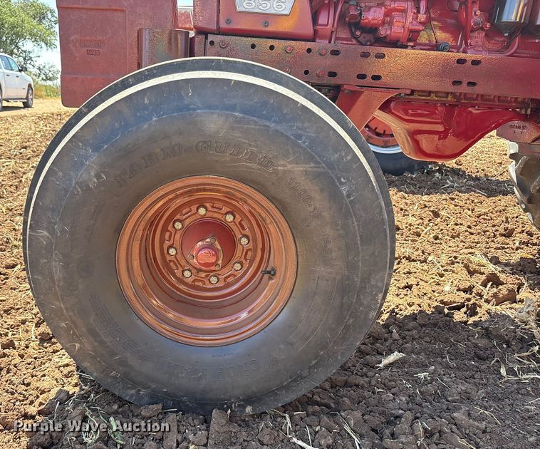 image for item EU4621 1969 International Harvester F856D tractor