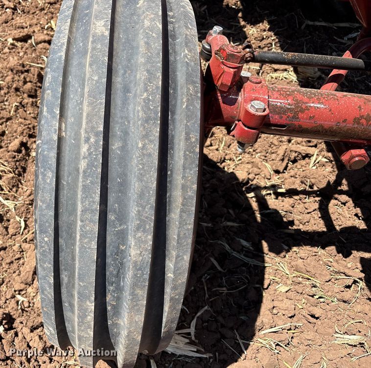 image for item EU4621 1969 International Harvester F856D tractor