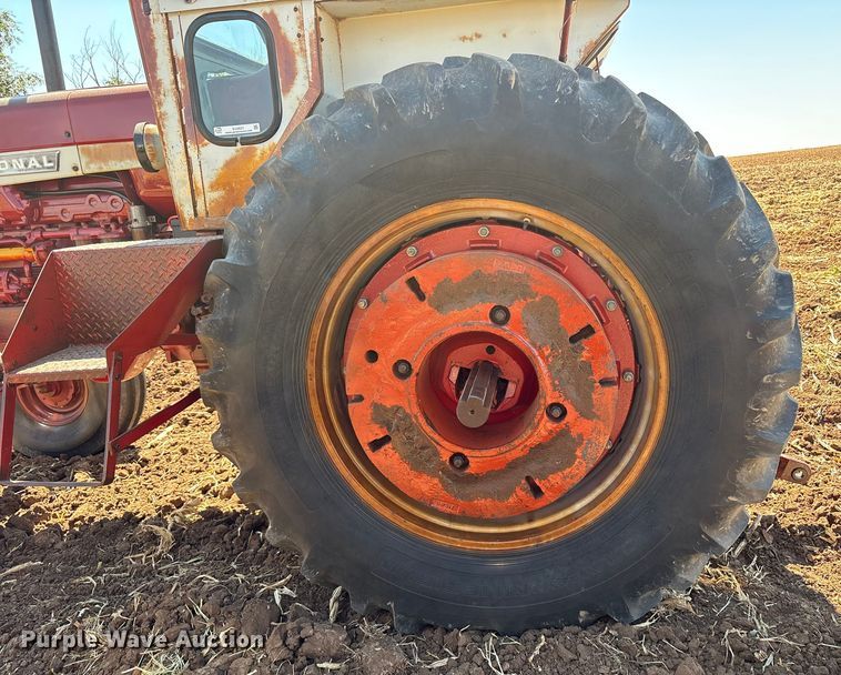 image for item EU4621 1969 International Harvester F856D tractor