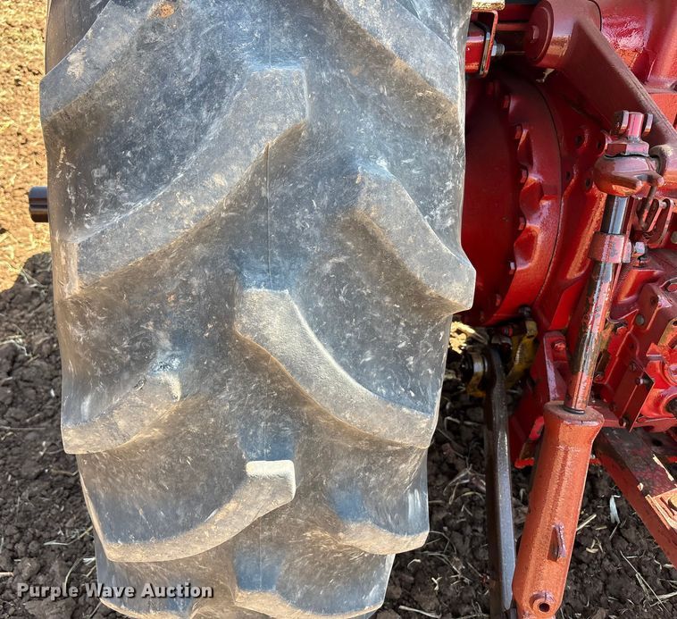 image for item EU4621 1969 International Harvester F856D tractor