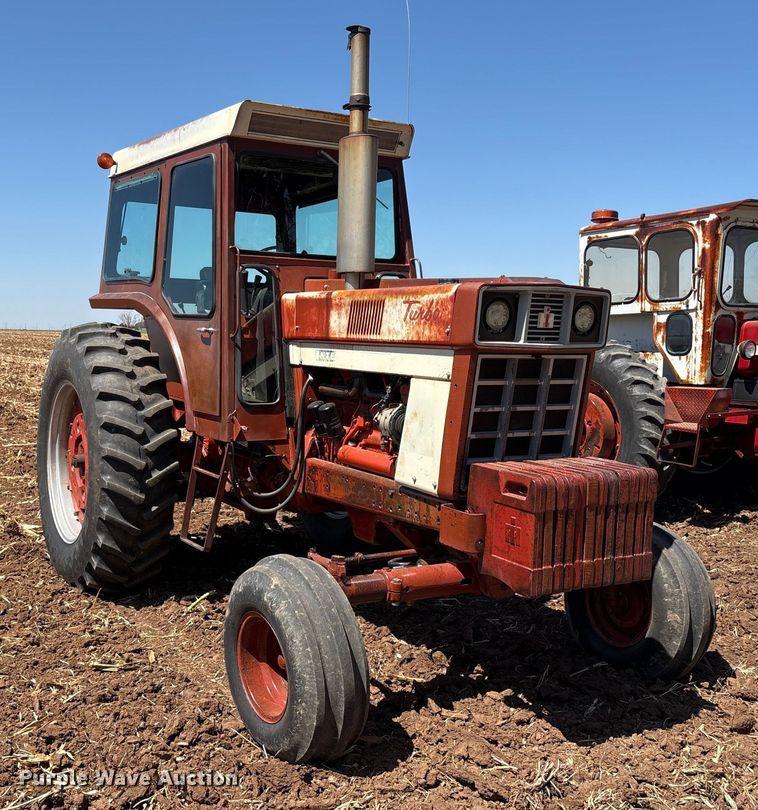 image for item EU4622 1975 International Harvester F1066 tractor