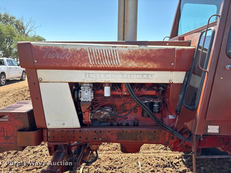 image for item EU4622 1975 International Harvester F1066 tractor