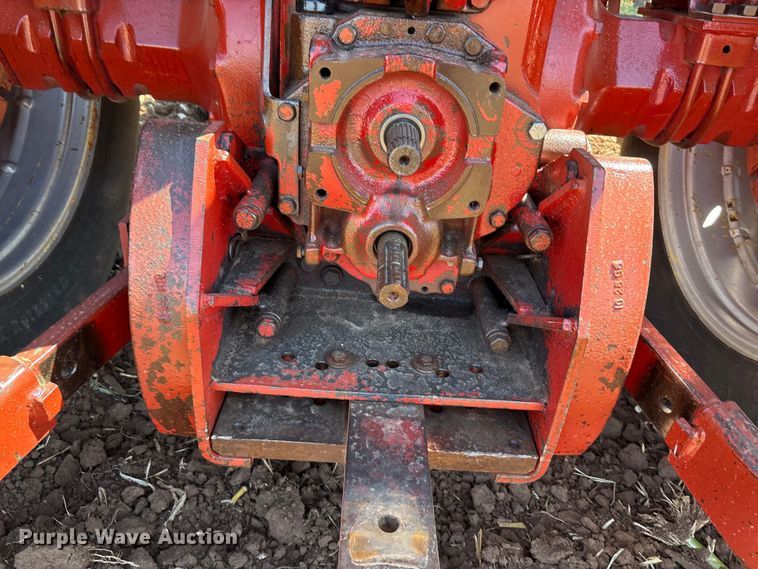 image for item EU4622 1975 International Harvester F1066 tractor