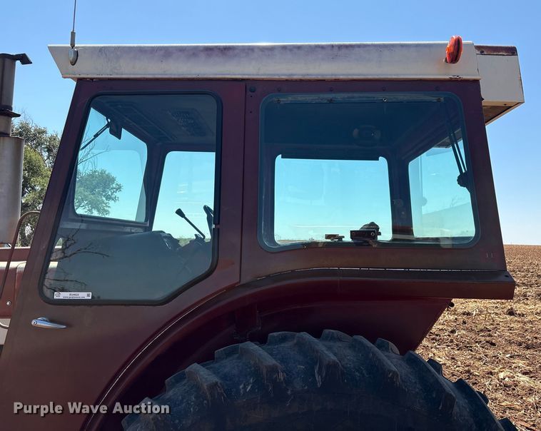 image for item EU4622 1975 International Harvester F1066 tractor