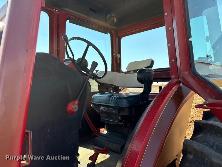 image for item EU4622 1975 International Harvester F1066 tractor