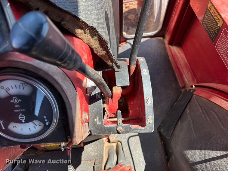 image for item EU4622 1975 International Harvester F1066 tractor