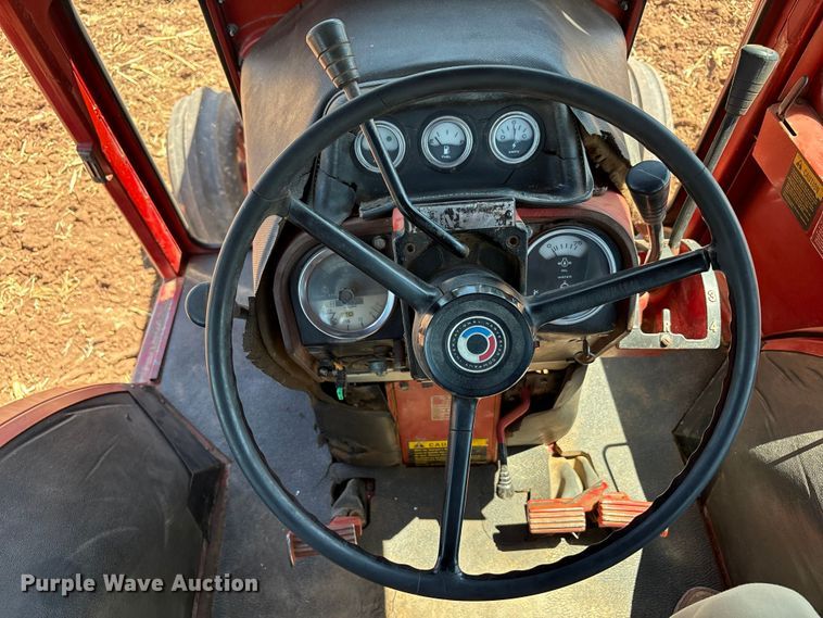 image for item EU4622 1975 International Harvester F1066 tractor