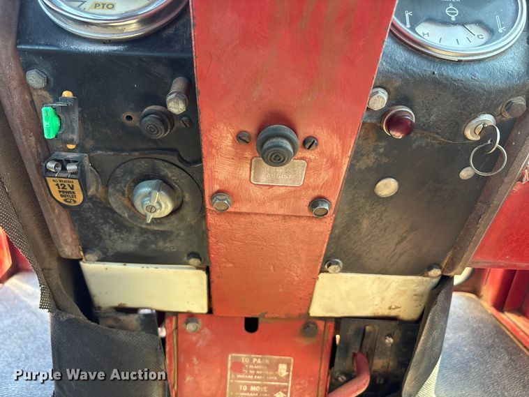 image for item EU4622 1975 International Harvester F1066 tractor