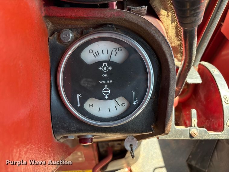image for item EU4622 1975 International Harvester F1066 tractor