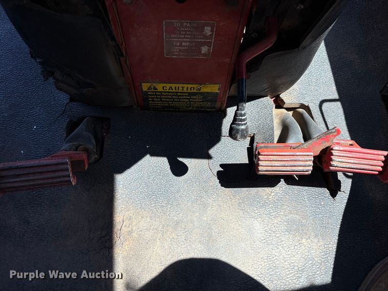 image for item EU4622 1975 International Harvester F1066 tractor