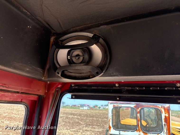 image for item EU4622 1975 International Harvester F1066 tractor