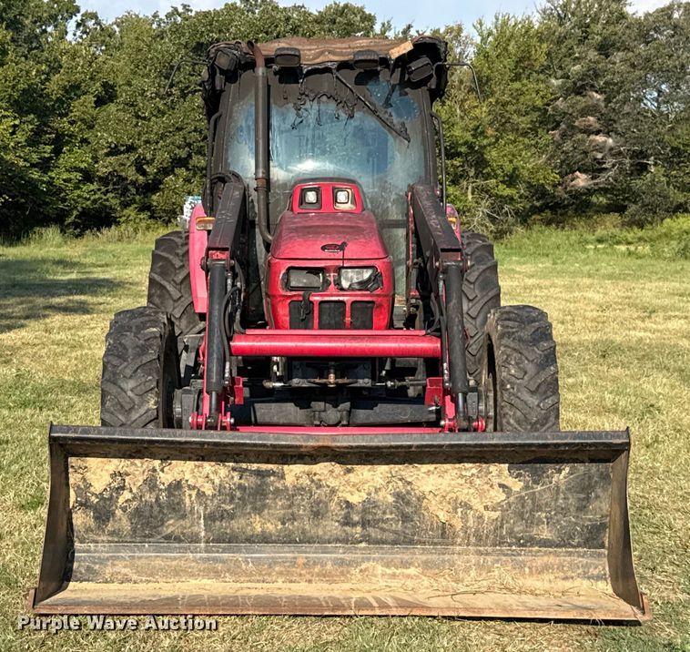 image for item GH9339 2011 Mahindra 8560 MFWD tractor