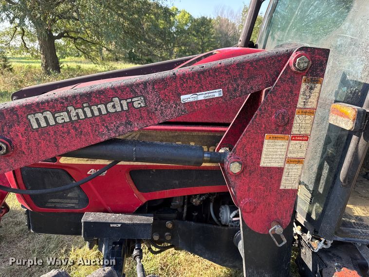 image for item GH9339 2011 Mahindra 8560 MFWD tractor