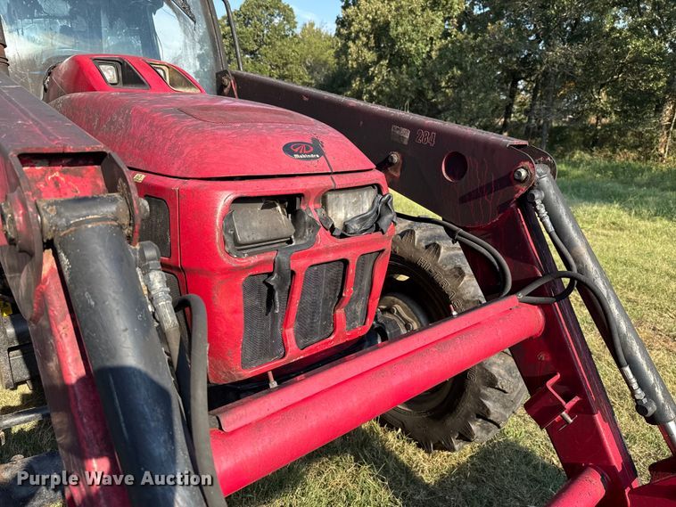 image for item GH9339 2011 Mahindra 8560 MFWD tractor