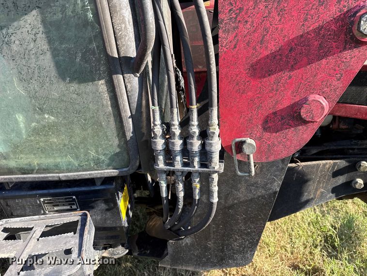 image for item GH9339 2011 Mahindra 8560 MFWD tractor