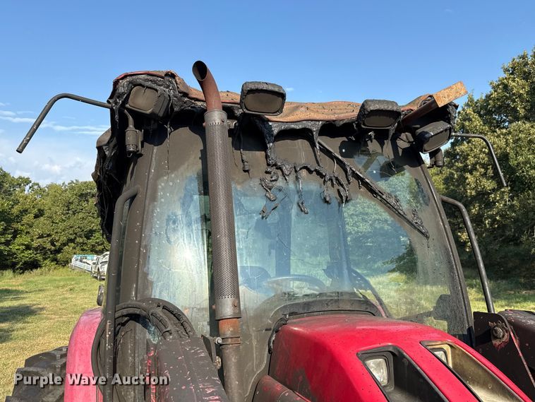 image for item GH9339 2011 Mahindra 8560 MFWD tractor